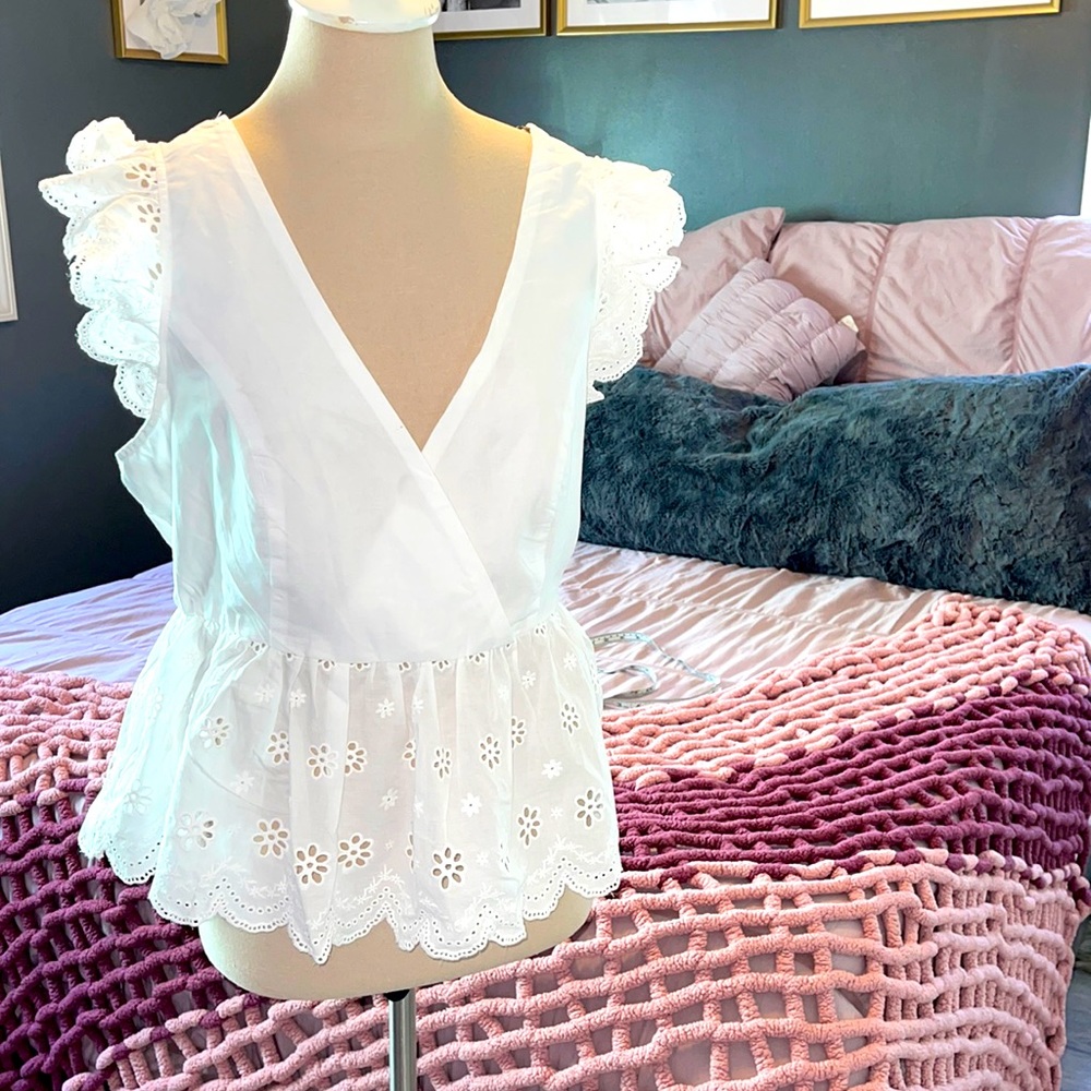 White 0x lace top